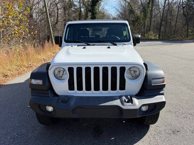 2022 Jeep Gladiator Sport