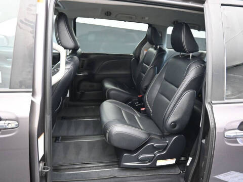 2020 Toyota Sienna SE Premium 7-Passenger