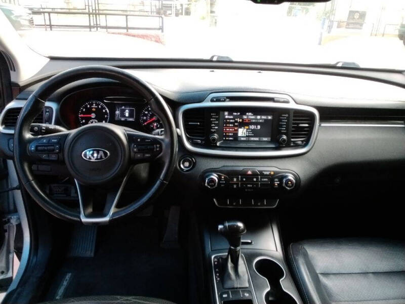 2017 Kia Sorento LX
