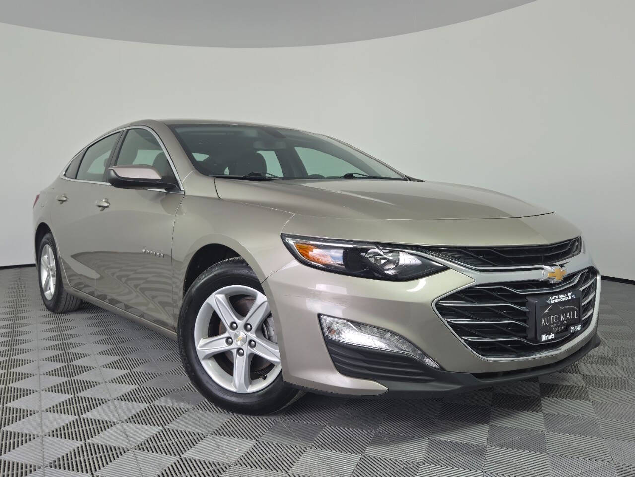Brown (Tan) 2022 Chevrolet Malibu Sedan Front-Wheel Drive Continuously Variable Transmission