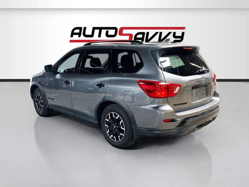 2020 Nissan Pathfinder SL