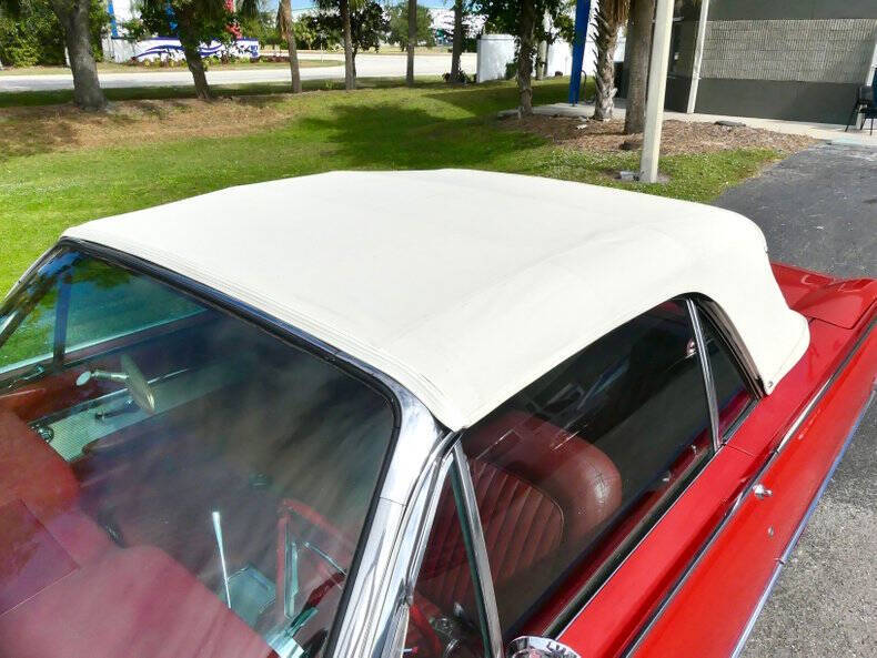 1962 Ford Thunderbird