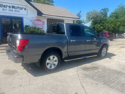 2017 Nissan Titan