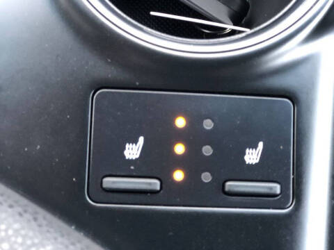 2020 Toyota Camry Hybrid XLE