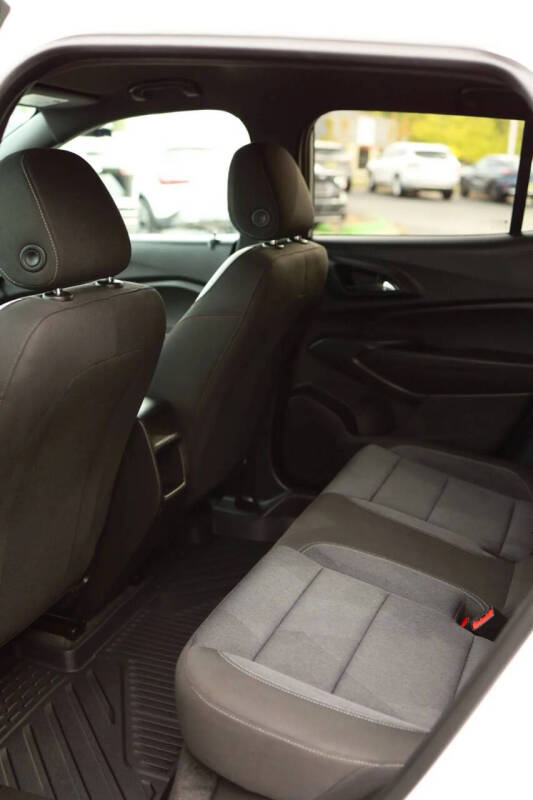 2025 Chevrolet Trax RS