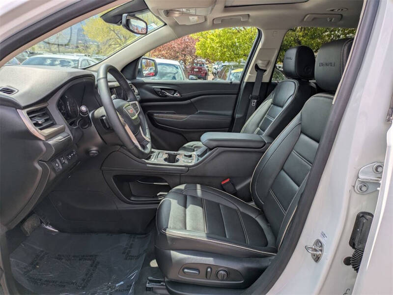 2023 GMC Acadia Denali