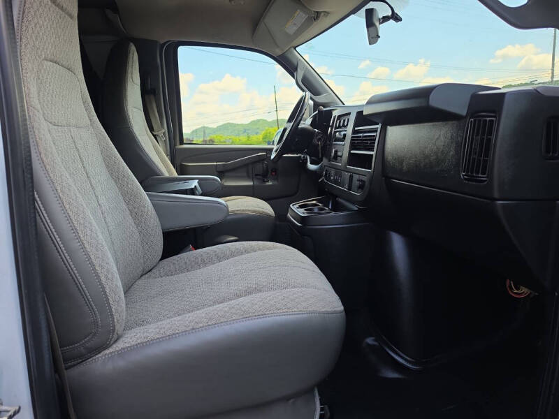 2022 Chevrolet Express 2500