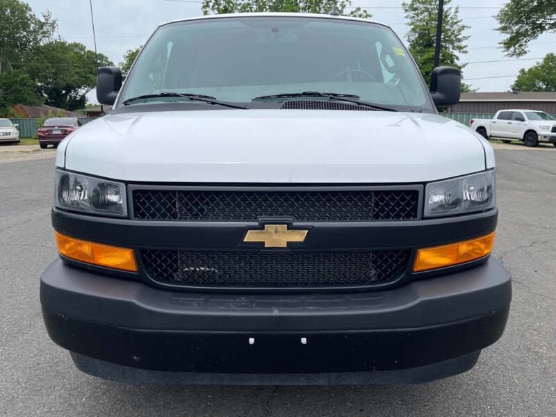 2025 Chevrolet Express LS 3500
