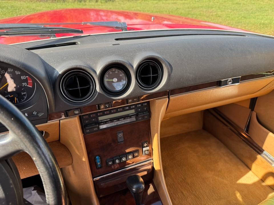 1989 Mercedes-Benz 560SL 27