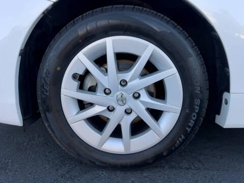 2014 Toyota Prius v Three