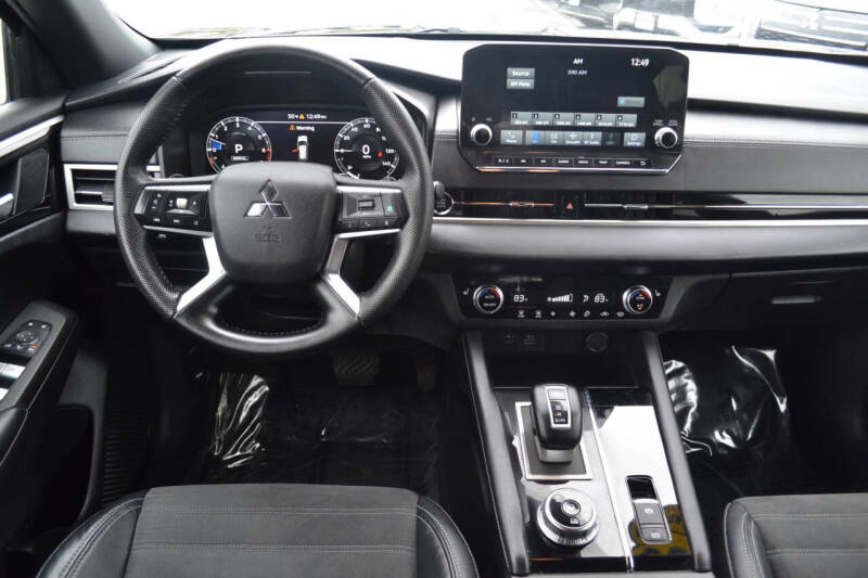 2023 Mitsubishi Outlander Black Edition