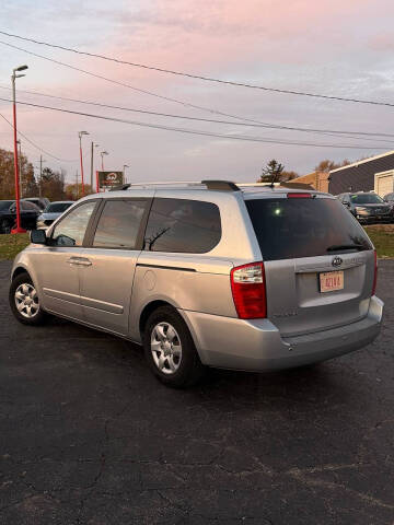 2009 Kia Sedona LX
