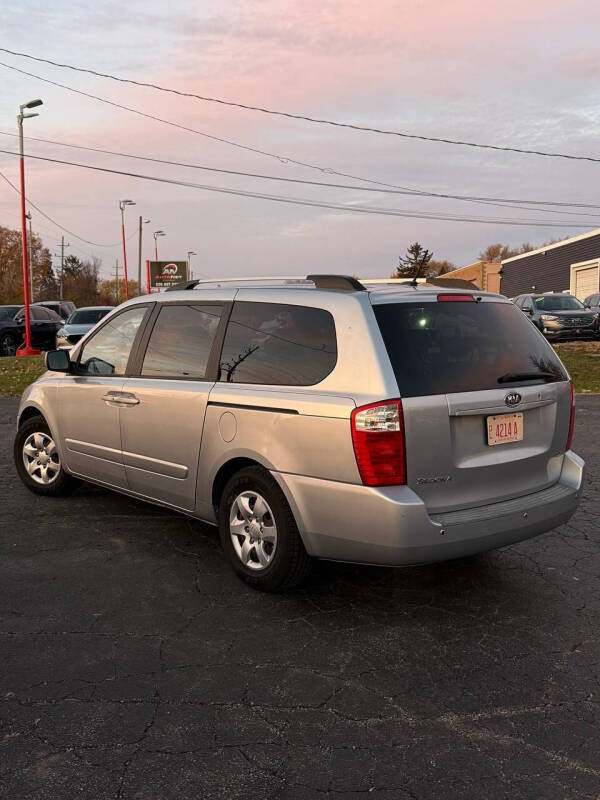 2009 Kia Sedona LX