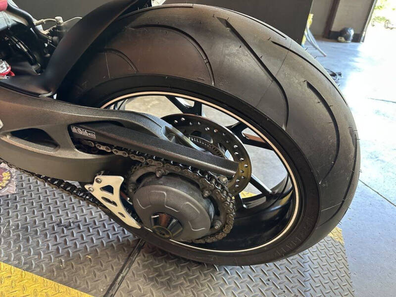 2017 Triumph Speed Triple S ABS Diablo Red