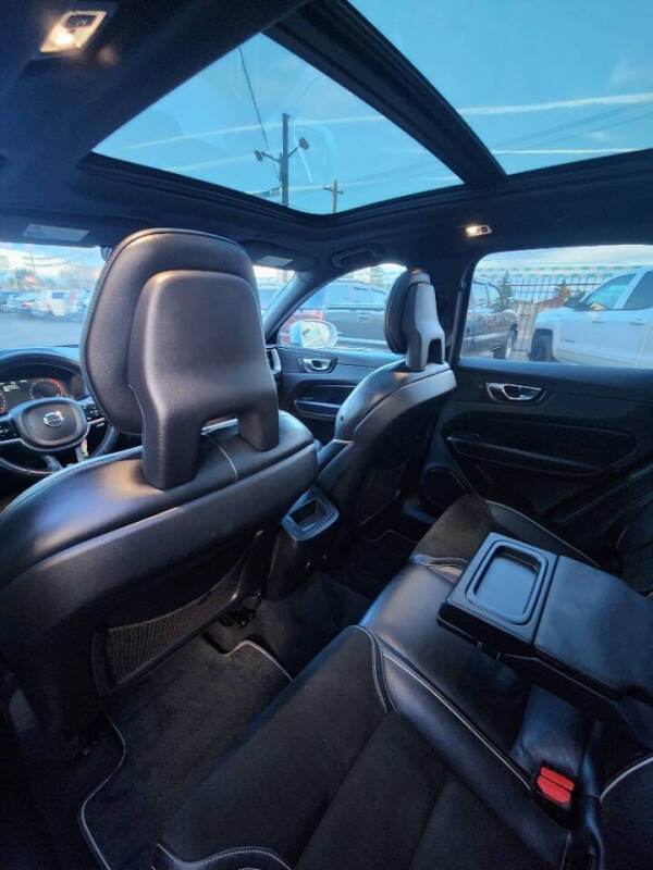 2018 Volvo XC60 T6 R-Design