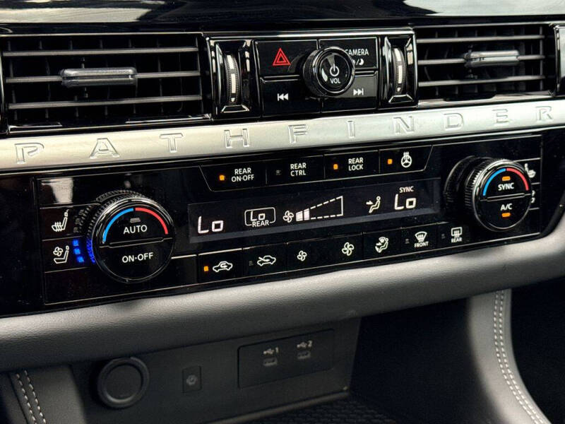 2026 Nissan Pathfinder Platinum