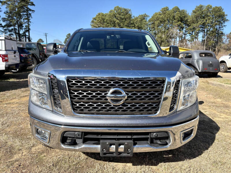 2017 Nissan Titan SV