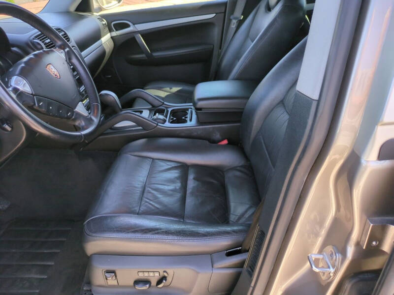 2004 Porsche Cayenne Tiptronic
