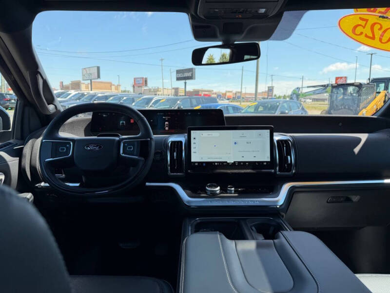 2025 Ford Expedition Platinum