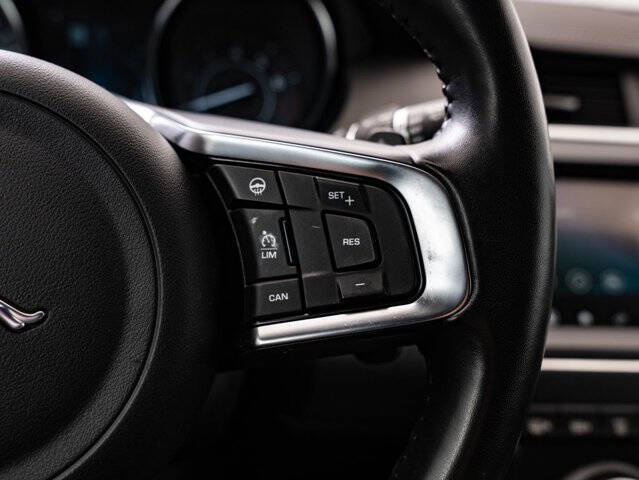 2019 Jaguar E-PACE P300 R-Dynamic SE
