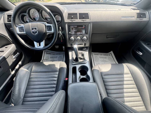 2013 Dodge Challenger R/T Plus