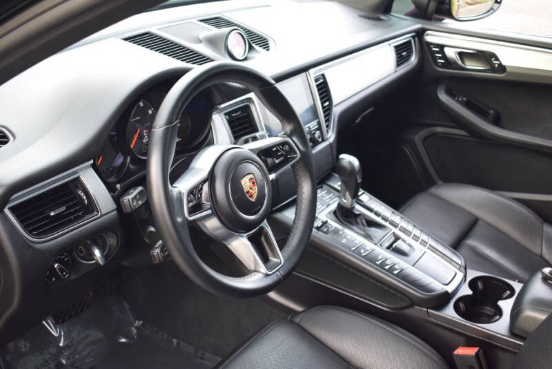 2017 Porsche Macan
