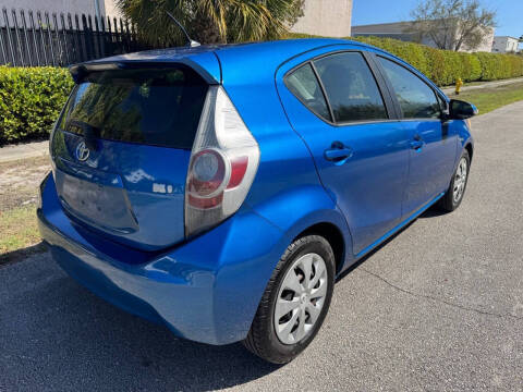 2013 Toyota Prius c Two