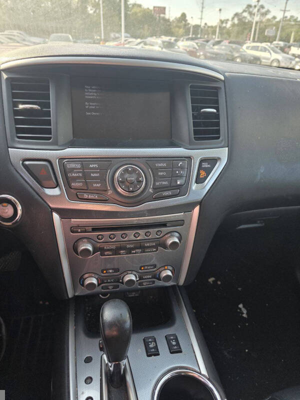 2018 Nissan Pathfinder SL