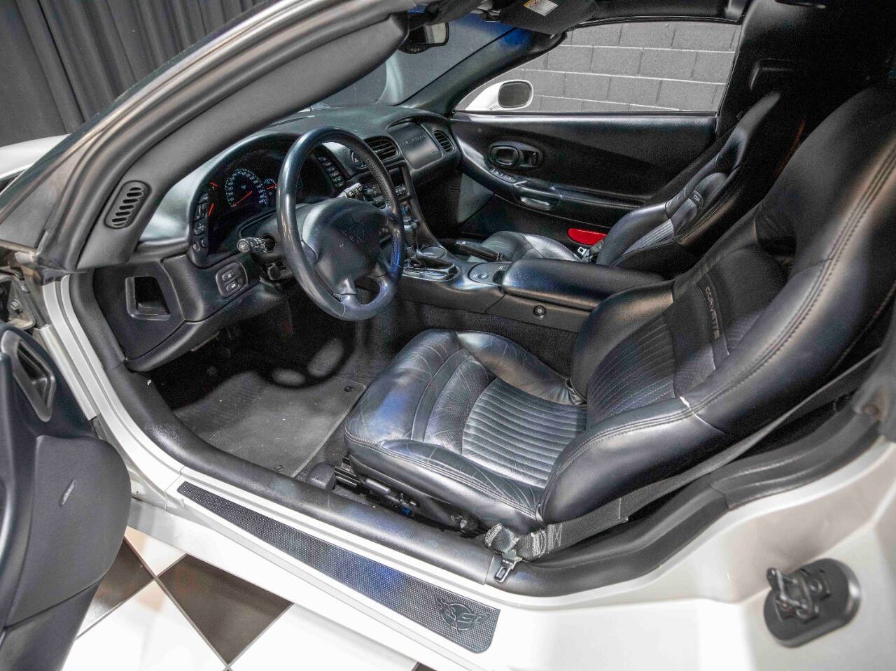 2004 Chevrolet Corvette 3