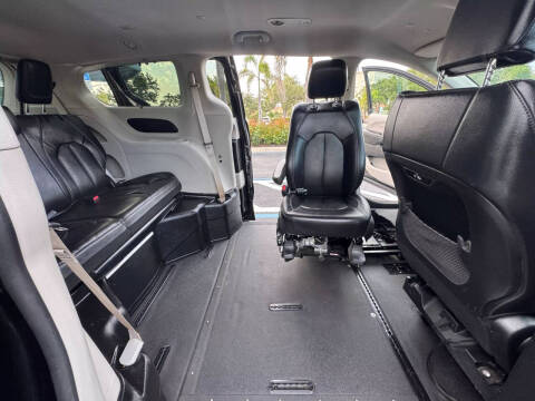 2022 Chrysler Pacifica Touring L