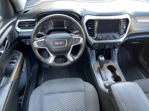 2017 GMC Acadia SLE-2