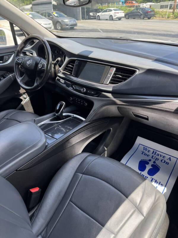 2020 Buick Enclave Essence