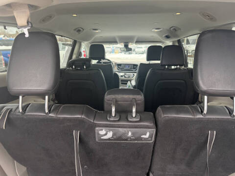 2017 Chrysler Pacifica Touring-L