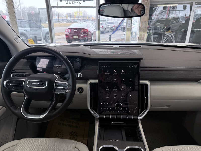 2024 GMC Acadia Denali