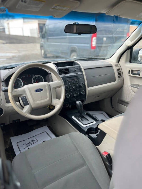 2010 Ford Escape XLS