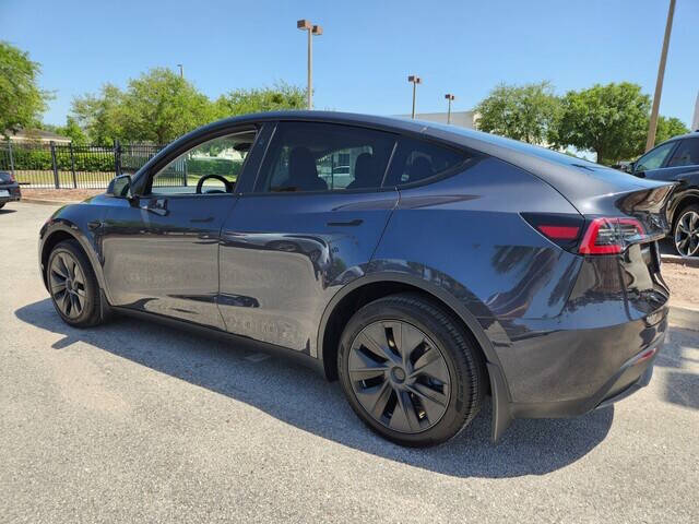 2024 Tesla Model Y 6