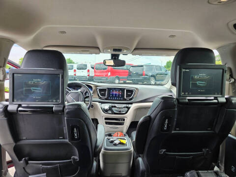 2017 Chrysler Pacifica Touring-L Plus
