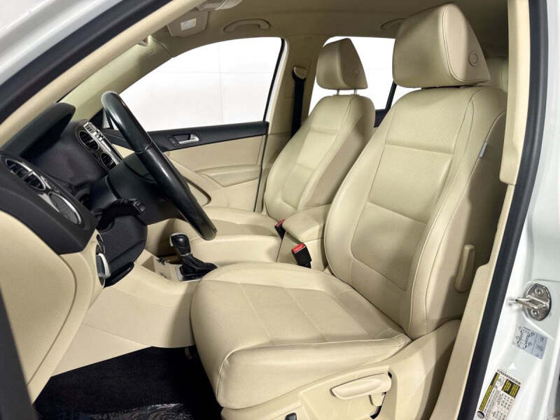 2017 Volkswagen Tiguan 2.0T Limited S 4Motion