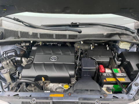 2016 Toyota Sienna XLE 8-Passenger
