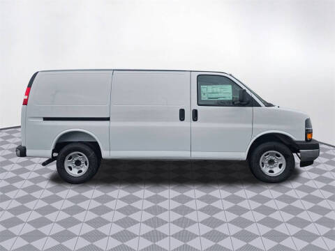 2025 Chevrolet Express 2500
