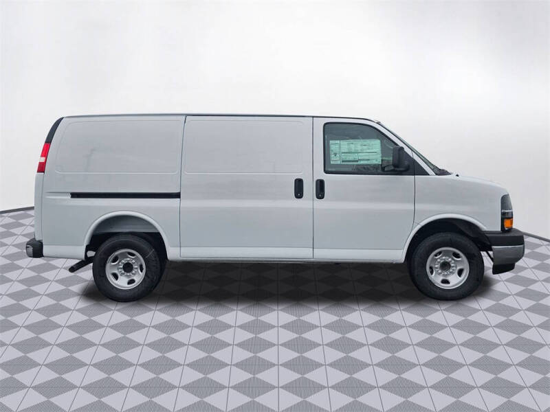 2025 Chevrolet Express 2500