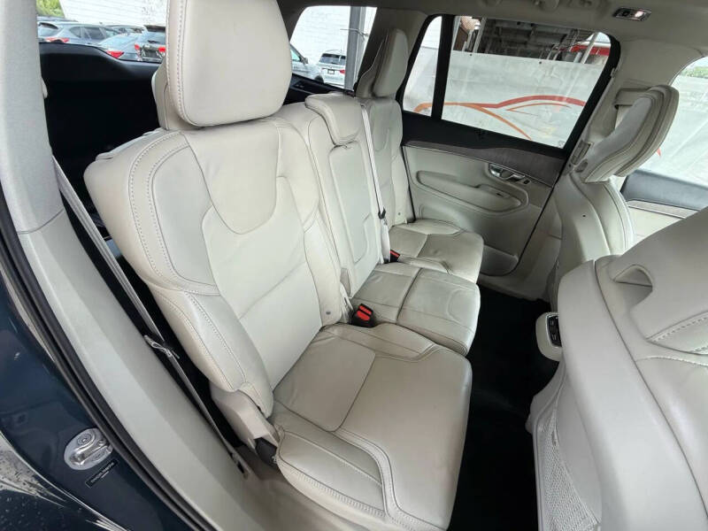 2022 Volvo XC90 T6 Inscription 7-Passenger