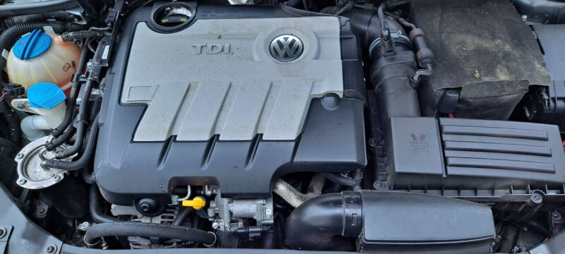 2014 Volkswagen Jetta SportWagen TDI photo 11