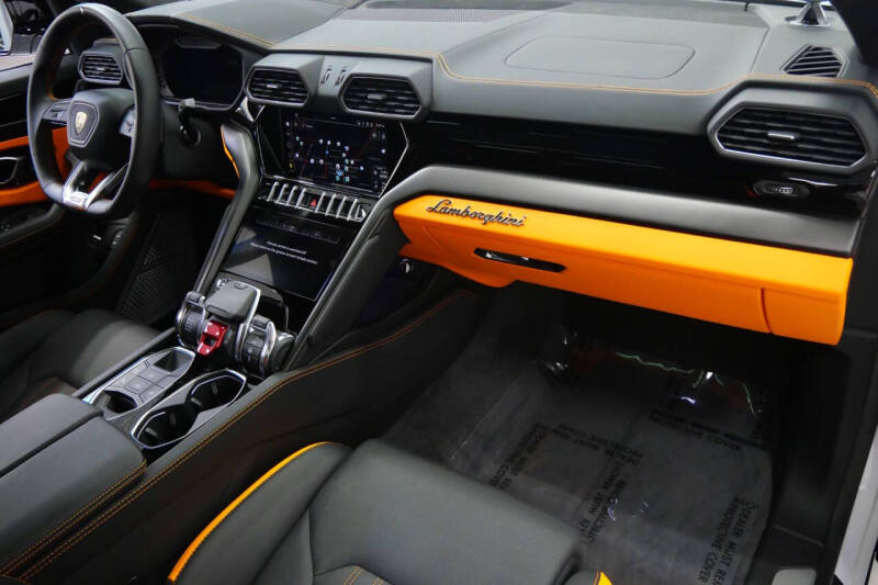 2023 Lamborghini Urus S