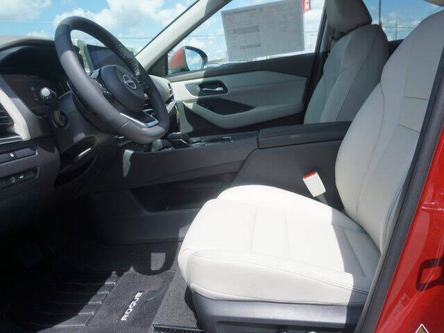 2024 Nissan Rogue SL