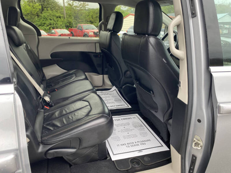 2017 Chrysler Pacifica Touring-L