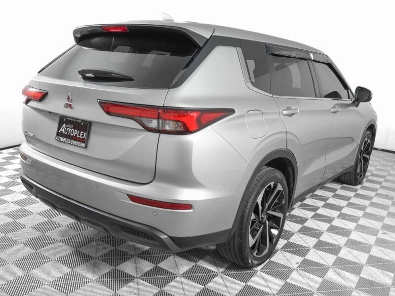 2022 Mitsubishi Outlander ES