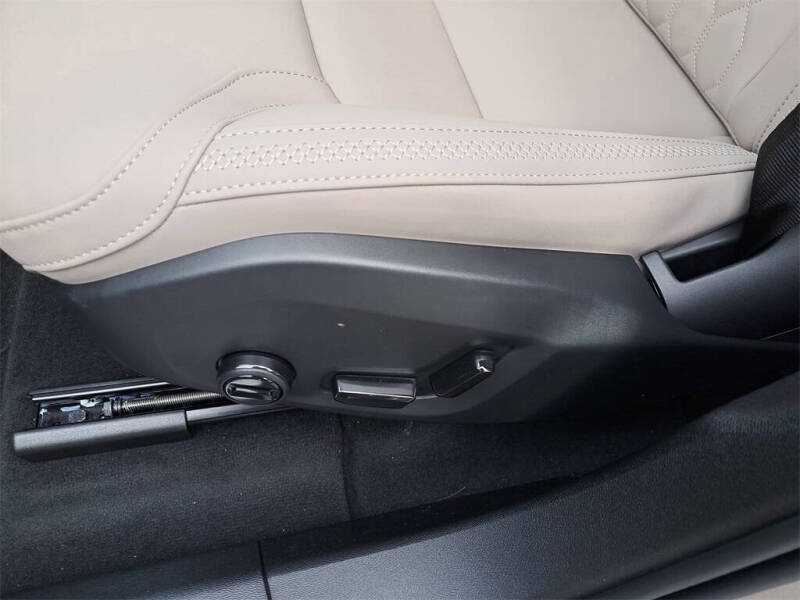 2026 Volvo XC60 T8 Plus