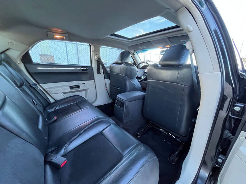 2006 Chrysler 300 SRT-8