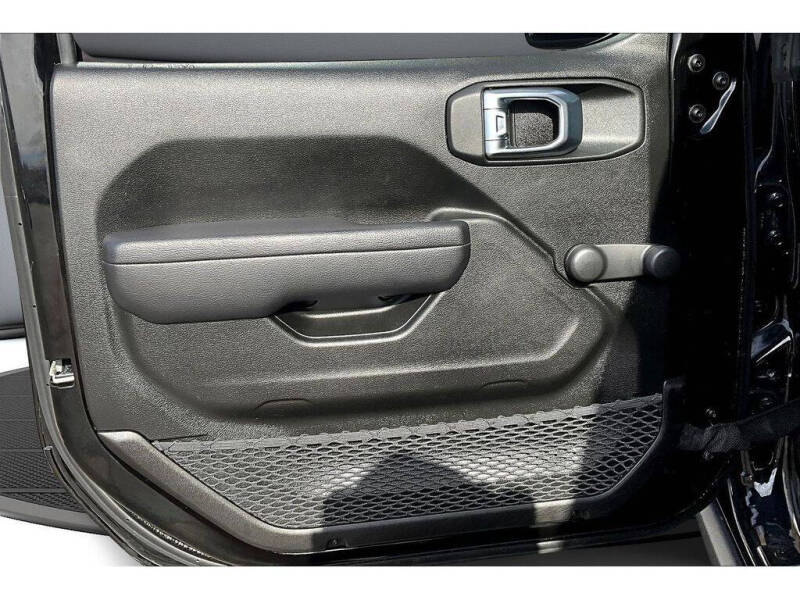 2024 Jeep Gladiator Sport